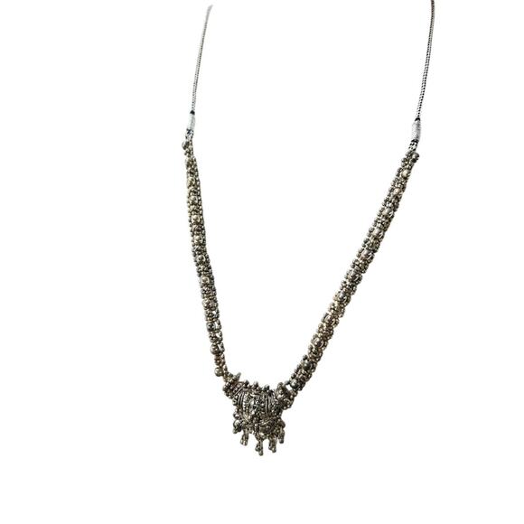 Slide Adjustable Overhead Silvertone Necklace Intricate Beading - Picture 3 of 8
